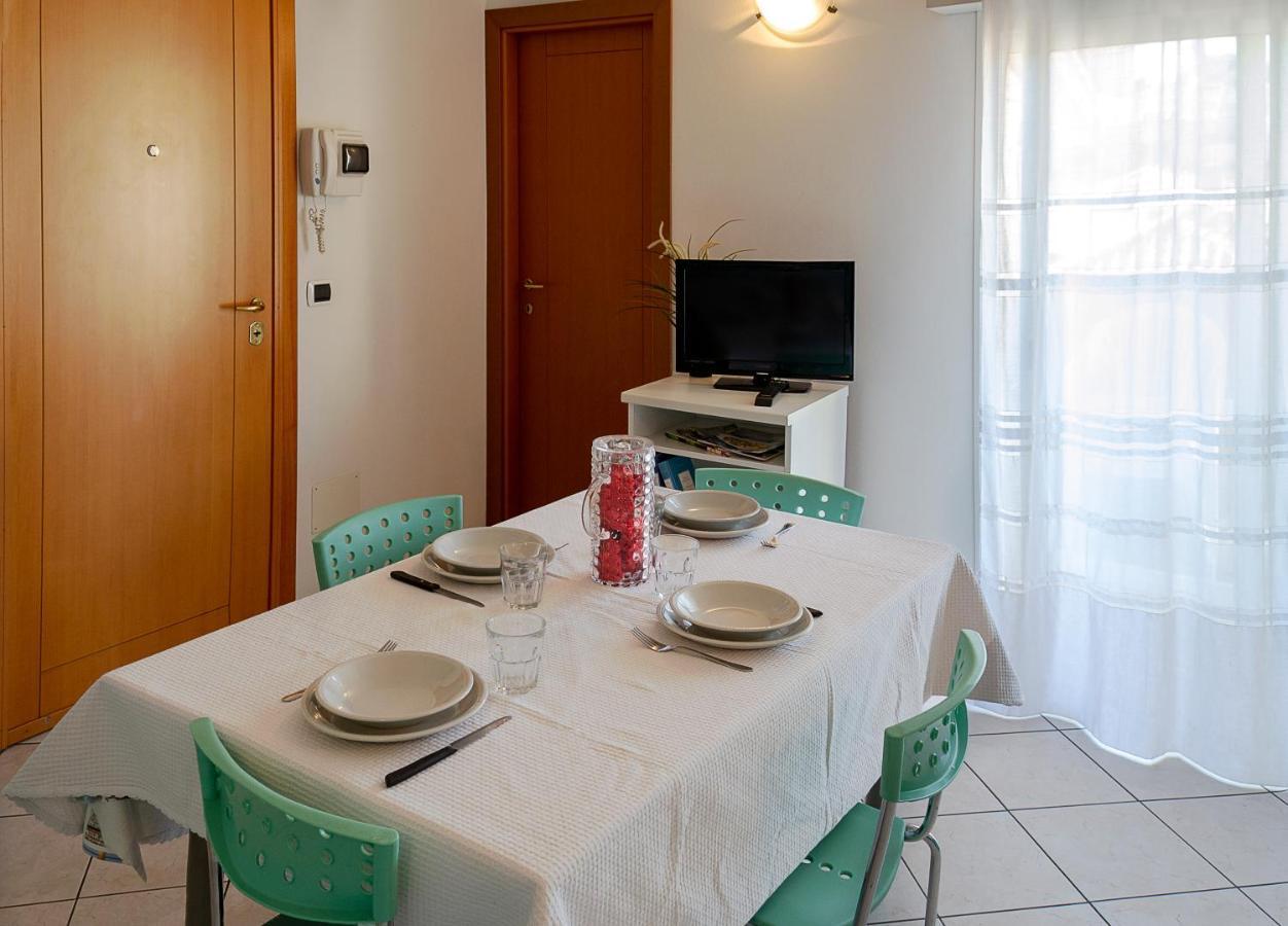 Residenza Raggio Apartment Riccione Luaran gambar